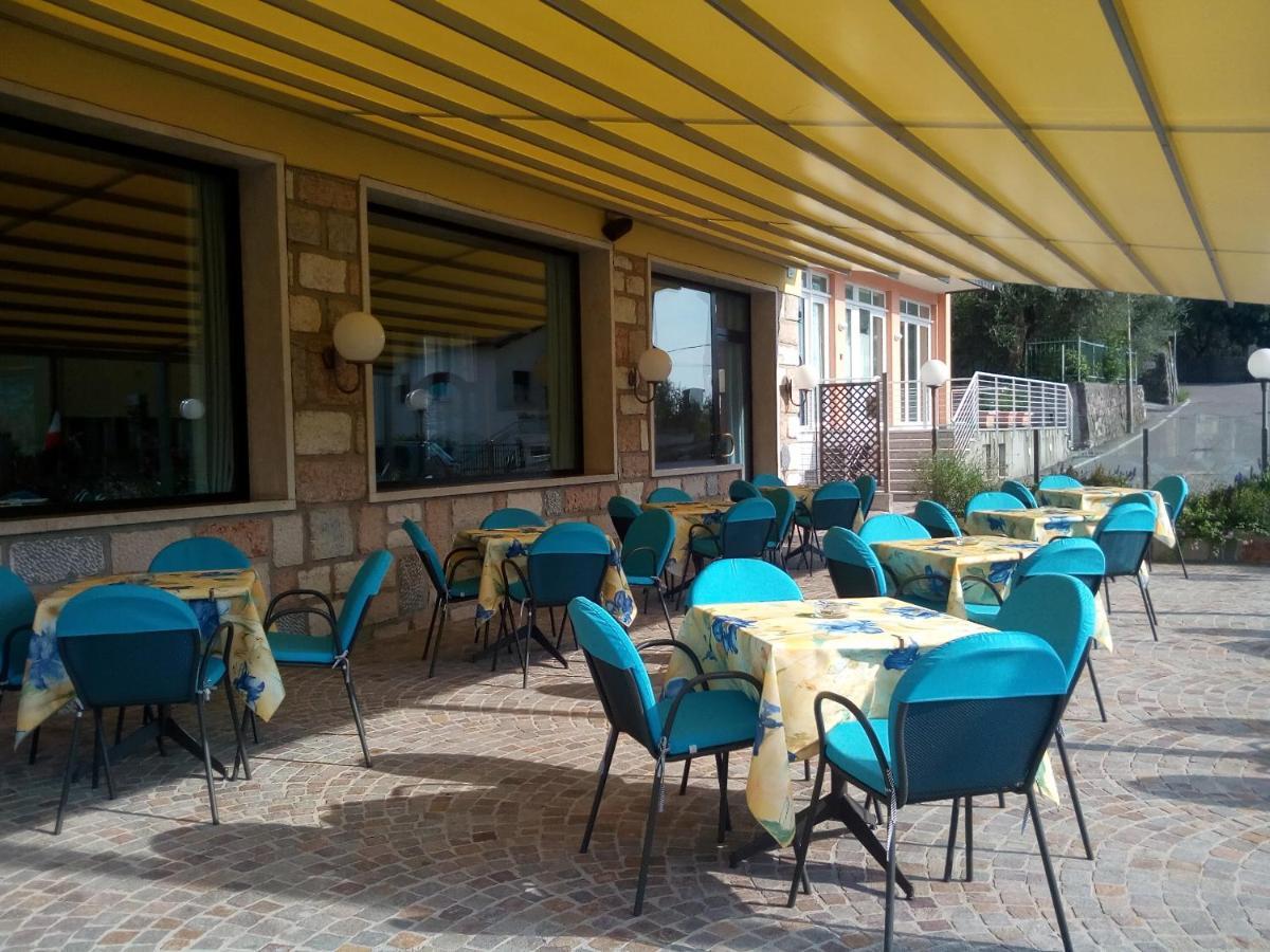 Hotel Ideal Мальчезине Экстерьер фото