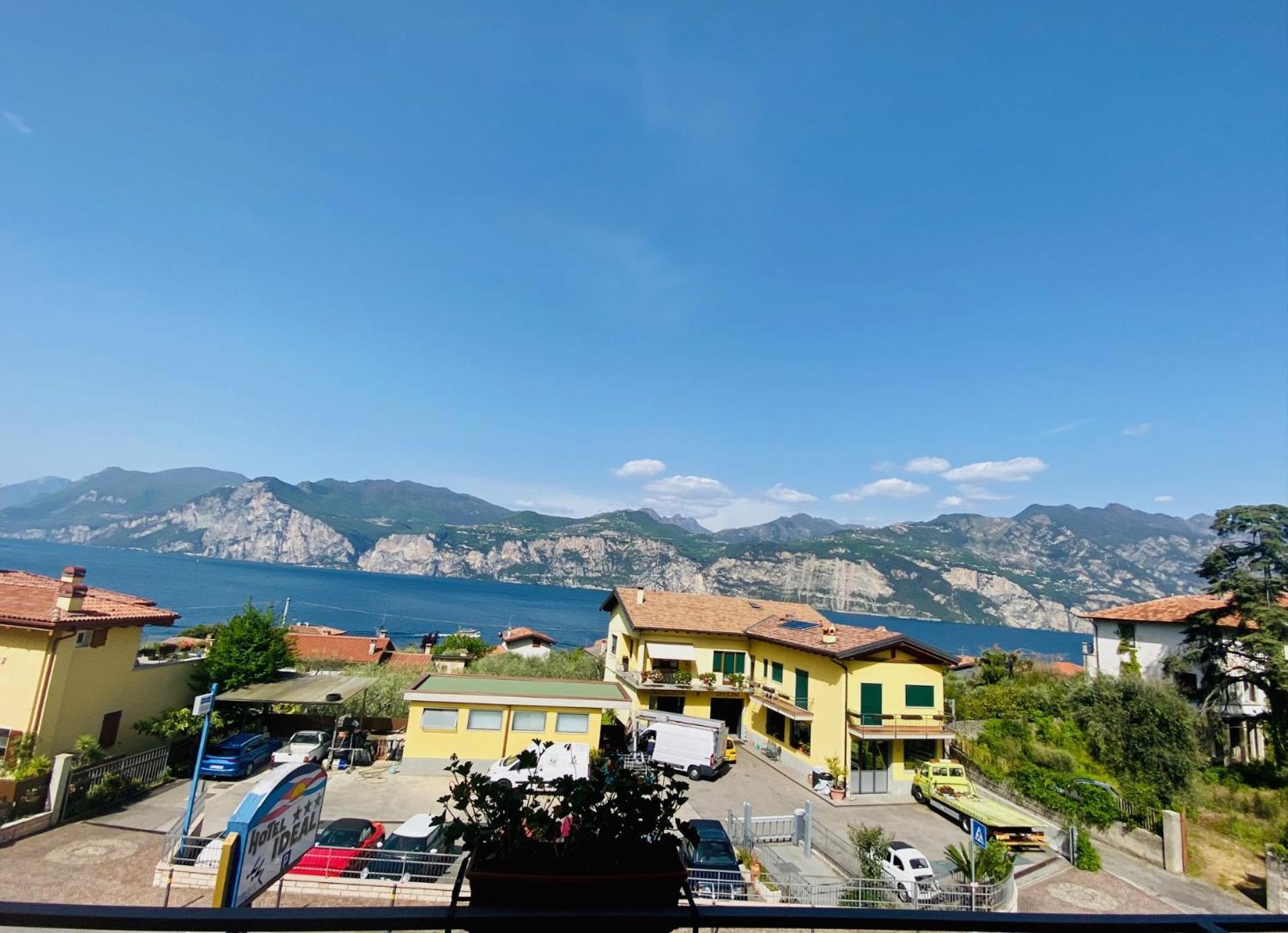 Hotel Ideal Мальчезине Экстерьер фото