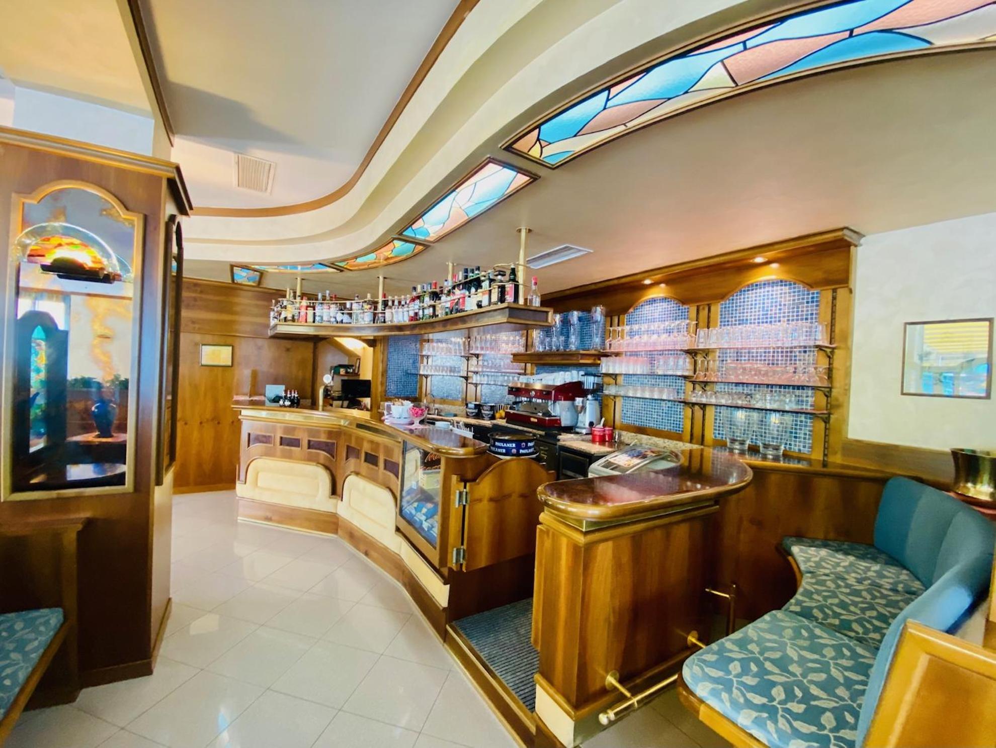 Hotel Ideal Мальчезине Экстерьер фото