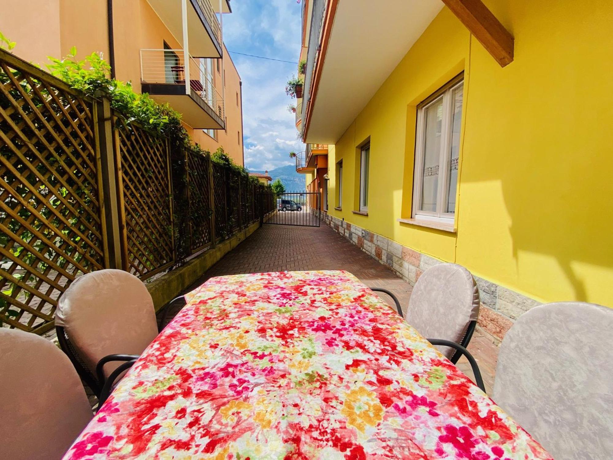 Hotel Ideal Мальчезине Экстерьер фото