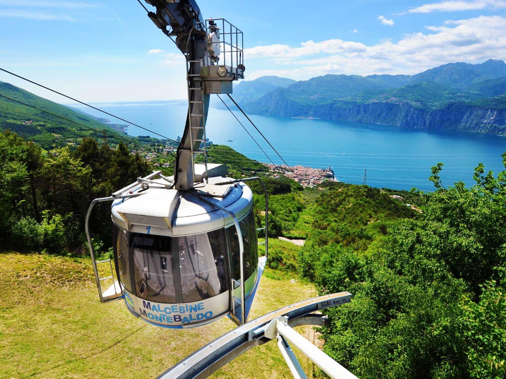 Hotel Ideal Мальчезине Экстерьер фото
